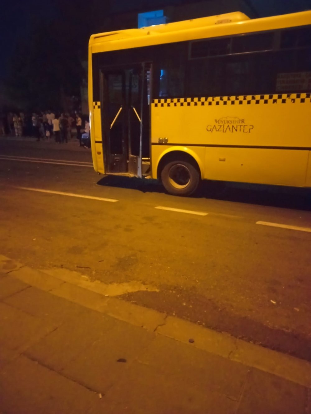 Gaziantep'te motosiklet sürücüsü halk otobüsüne çarptı: 1 ölü, 1 yaralı