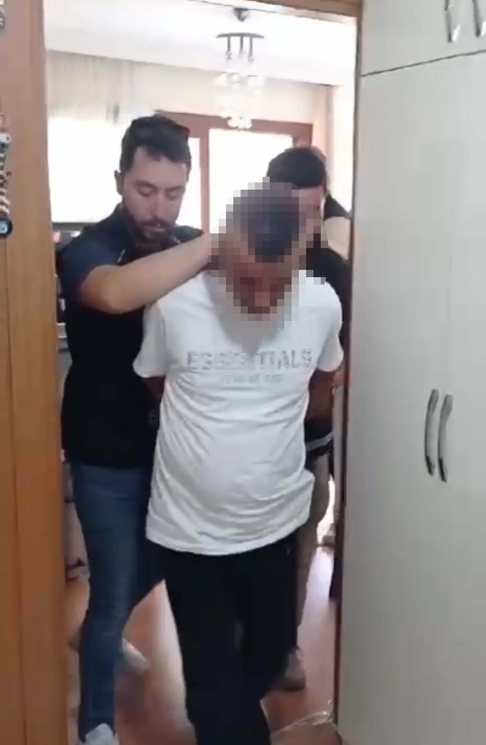 Kan davasından kaçan çift, İzmir'de silahlı saldırıya uğradı