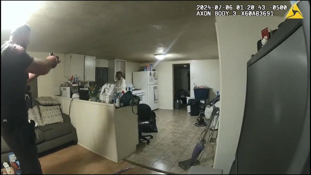 ABD polisi siyahi kadını evinin mutfağında öldürdü