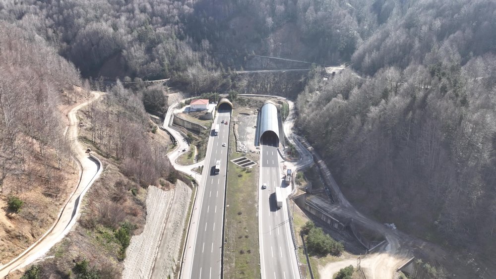 Yola çıkacaklar dikkat! Bolu Dağı Tüneli'nin İstanbul yönü ulaşıma kapatılıyor