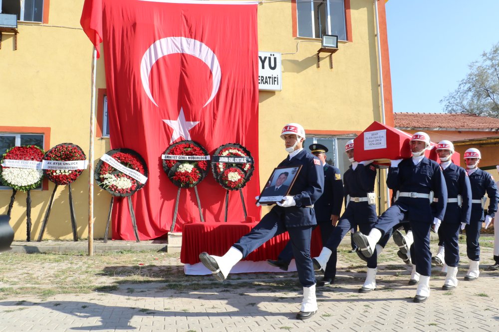 Somali şehidi Uzman Çavuş Ünlü, toprağa verildi