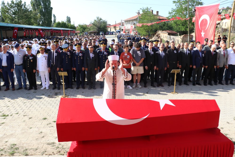 Somali şehidi Uzman Çavuş Ünlü, toprağa verildi