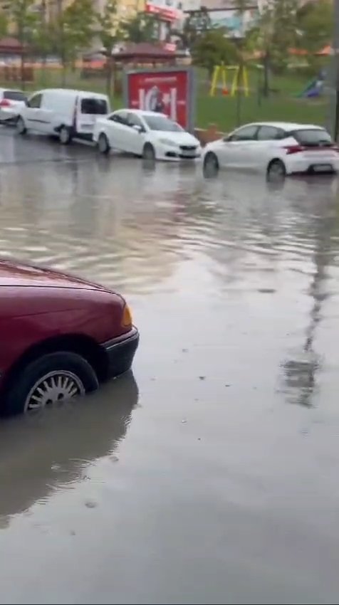 İstanbul Avrupa yakasını sağanak vurdu!