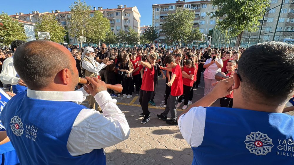 Edirne'de davullu zurnalı dersbaşı!