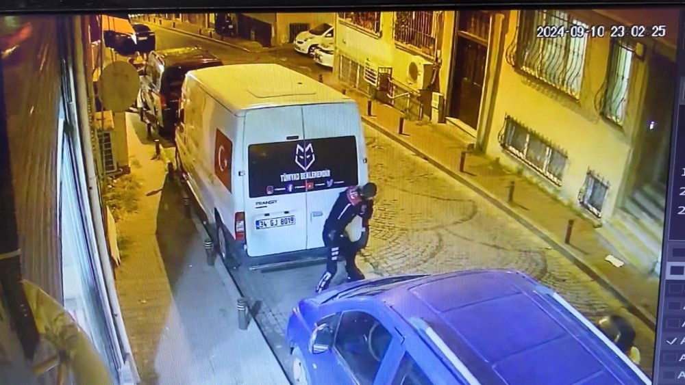 Fatih'te polislere saldırı: Yeni görüntüler ortaya çıktı