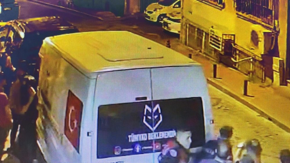 Fatih'te polislere saldırı: Yeni görüntüler ortaya çıktı