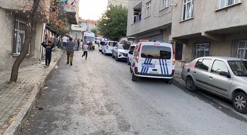 Avcılar'da düğün sonrası havaya ateş açan iki şüpheli gözaltına alındı