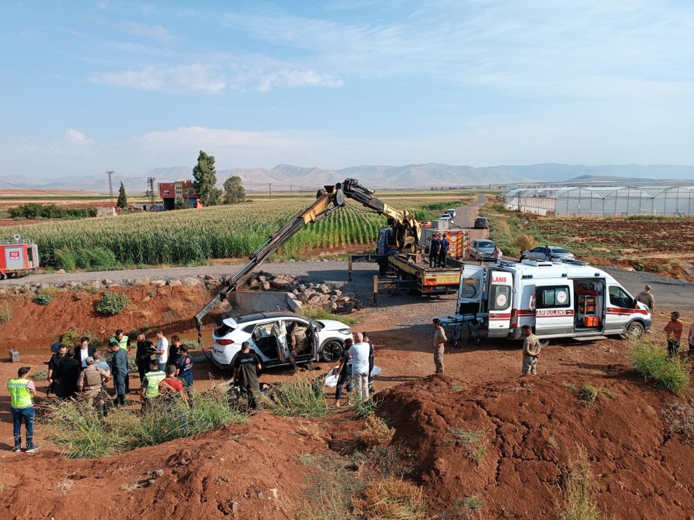 Mardin'de feci kaza: Sulama kanalına devrilen cipte bulunan 3 kişi hayatını kaybetti