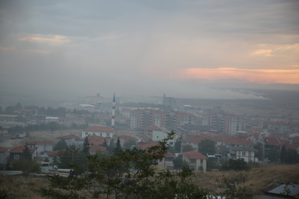 Yakılan anızlar Edirne semalarını dumanla kapladı!