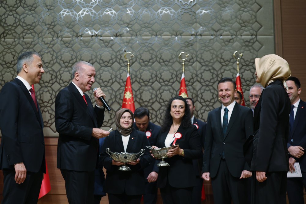 Cumhurbaşkanı Erdoğan: Milyonlarca vatandaşımız sırf anasının dilini konuştuğu için ötelendi